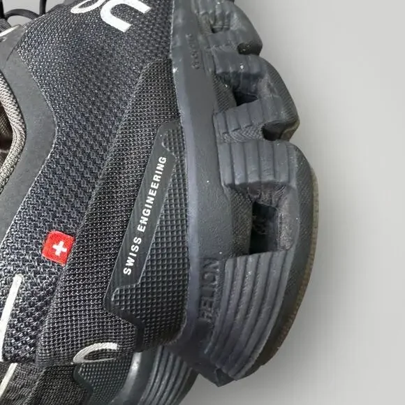 ON Running Cloud Women’s Shoes – Size W7.5 – Black – Pre-Owned - Picture 4 of 11